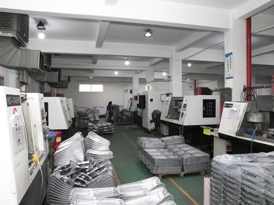 ورشة الصب يموت